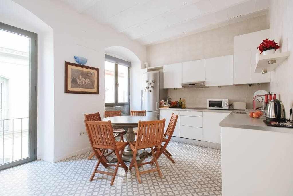 Apartamento Con Parking Jesus Del Gran Poder Севилья Экстерьер фото